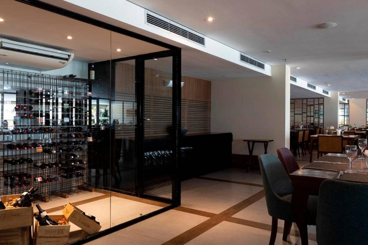 Gran Mareiro Hotel ฟอร์ตาเลซา ภายนอก รูปภาพ The restaurant's wine cellar