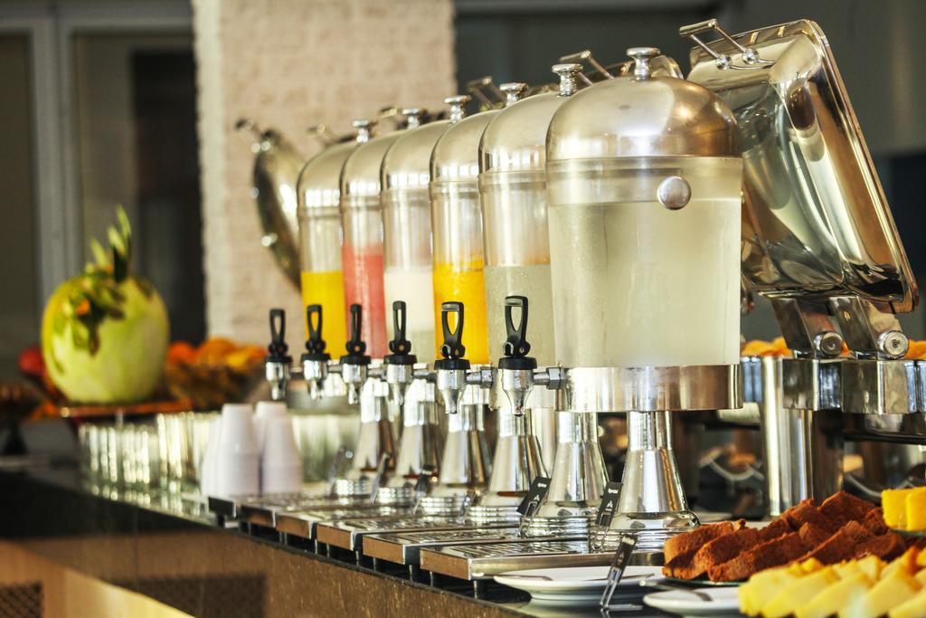 Gran Mareiro Hotel ฟอร์ตาเลซา ภายนอก รูปภาพ Juice dispensers