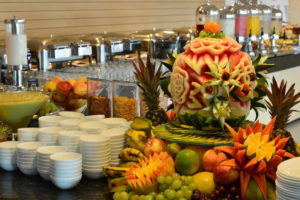 Gran Mareiro Hotel ฟอร์ตาเลซา ภายนอก รูปภาพ Fruit carving